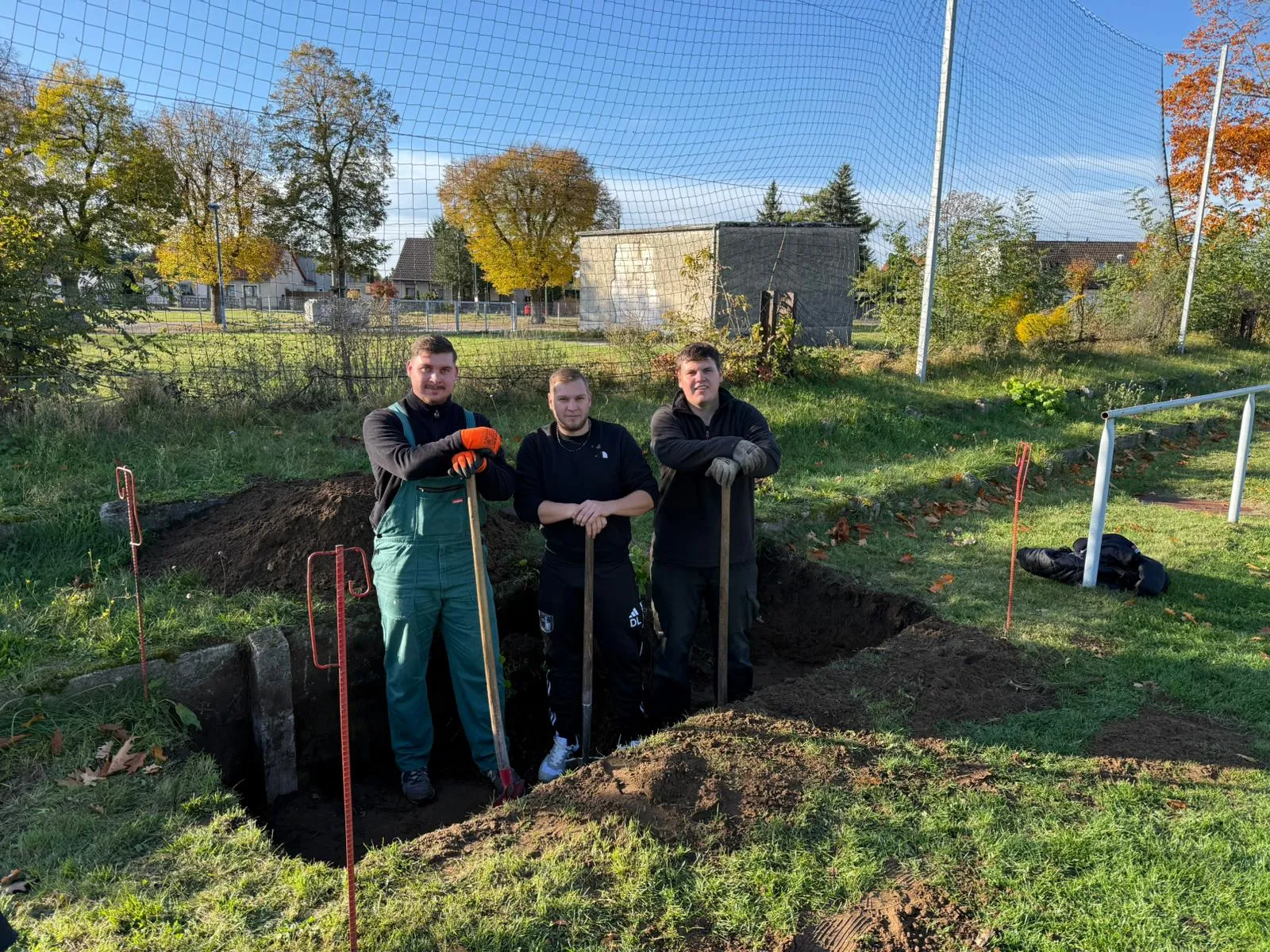 Arbeitseinsatz am spielfreien Samstag – Starker Zusammenhalt im Verein 💪⚽
