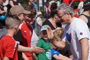 Kindersportfest begeistert bei Sonnenschein und Spielspaß